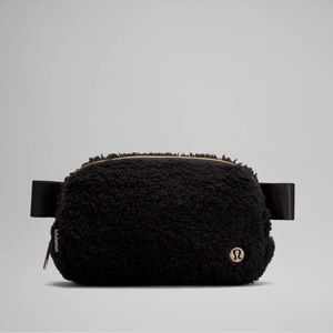 Lululemon athletica | everywhere belt bag in black fleece with gold hardware